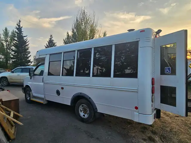 2013 gmc savanna