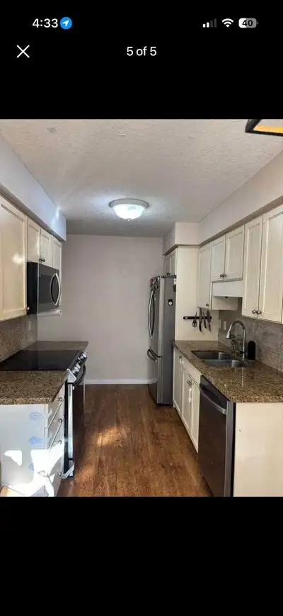 Available from jun 1st 2026 A beautiful 3-bedroom Town house, perfect for a family or group of frien...