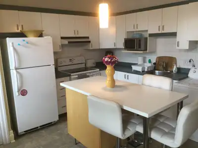 Logement lumineux avec 2 chambres fermées