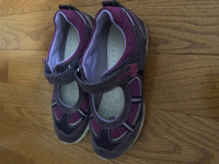 Geox size 2 child shoes