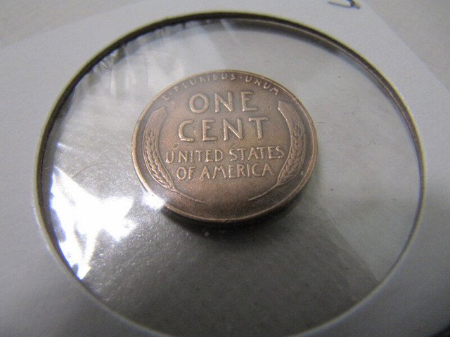 Classic USA War Time Copper Penny Good Clean Condition Circ 1944 in Arts & Collectibles in Mississauga / Peel Region - Image 4