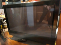 Maxent 42 inch flat screen TV