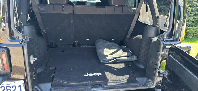Jeep wrangler Sahara limited dans Autos et camions  à Laval/Rive Nord - Image 4