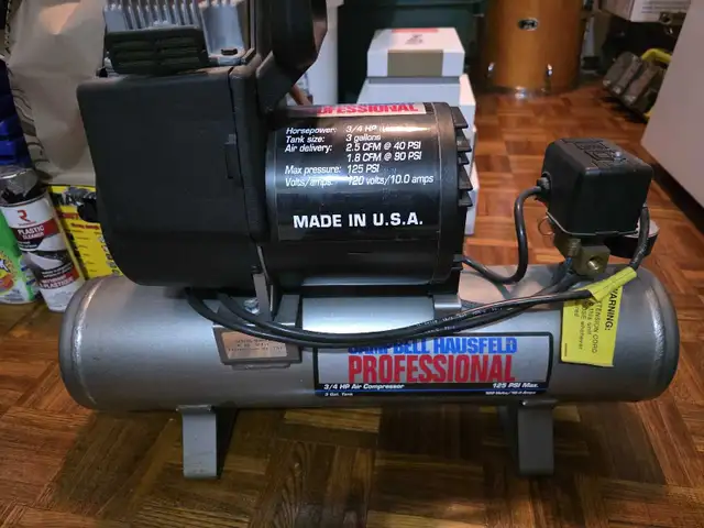 Campbell hausfeld professional 3/4 hp hotdogs compressor like ne in Power Tools in City of Toronto - Image 2