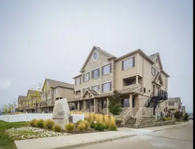 ✨ Beautiful Condo Townhome for Rent in Kitchener — Available December 1, 2025! ✨ 2 Private rooms ava...