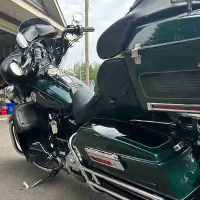 Nice bike. 1340 Evo. Lots of extra chrome. Too many toys and need some room in the garage. Fresh oil...