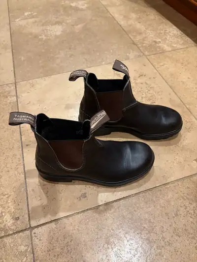 Blundstones Dark Brown size 4 (ladies 7), View more