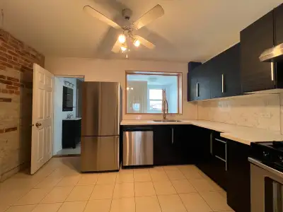1br + den apartment near Dufferin / Danveport