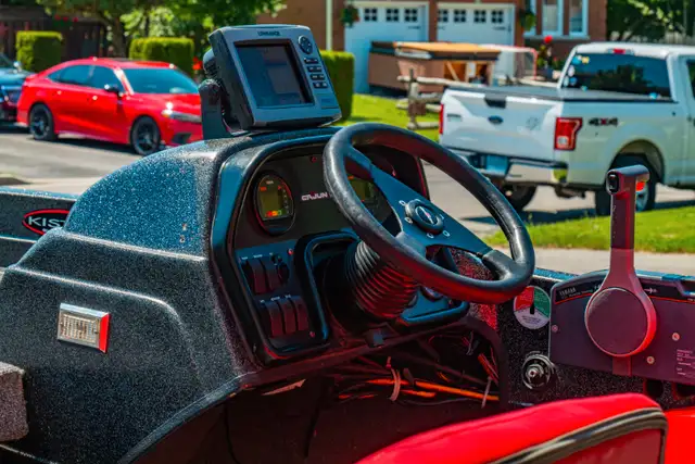 1996 rajun cayjun bass boat 2001 yamaha motor 150hp in Powerboats & Motorboats in Markham / York Region - Image 3