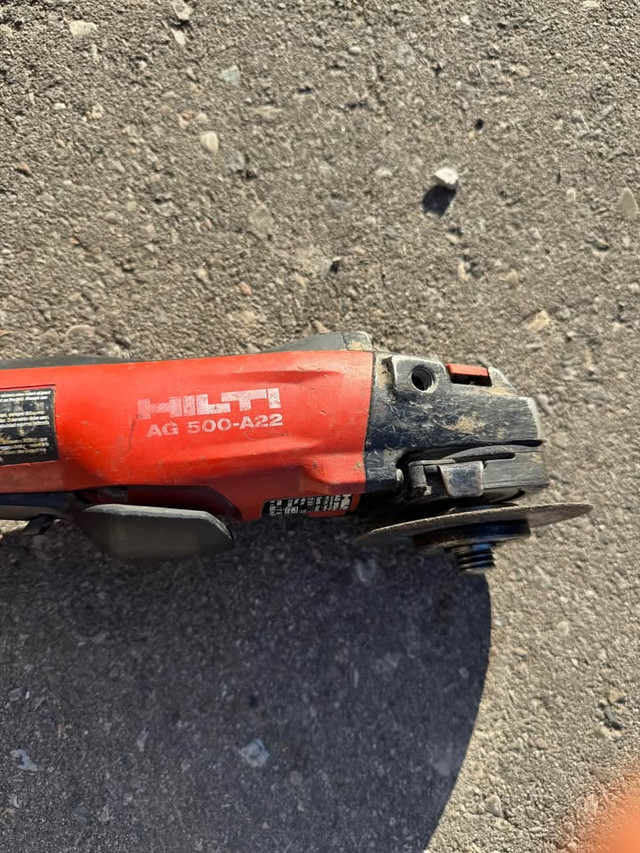 HILTI 22V Angle Grinder Tool Only in Power Tools in Kitchener / Waterloo - Image 2