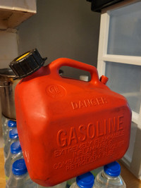 Gasoline canister for 1.25 gallons