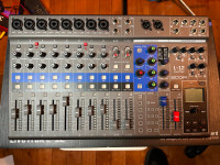 Zoom Livetrak L 12 Mixer/Multi-track Recorder