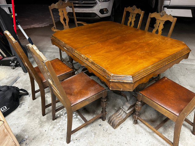 1929 Dining Room Furniture in Dining Tables & Sets in Calgary