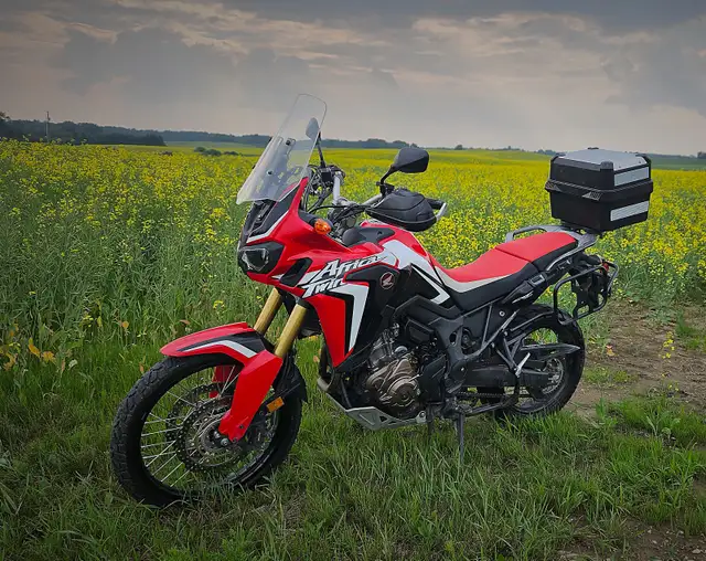 Honda Africa Twin (READ AD) DCT. Amazing Bike. REDUCED! in Touring in St. Albert - Image 5