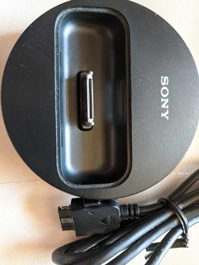 NEW Sony Digital Media Port Adapter Dock for iPod MP3 #TDM-iP10 in iPods & MP3s in Oshawa / Durham Region - Image 4