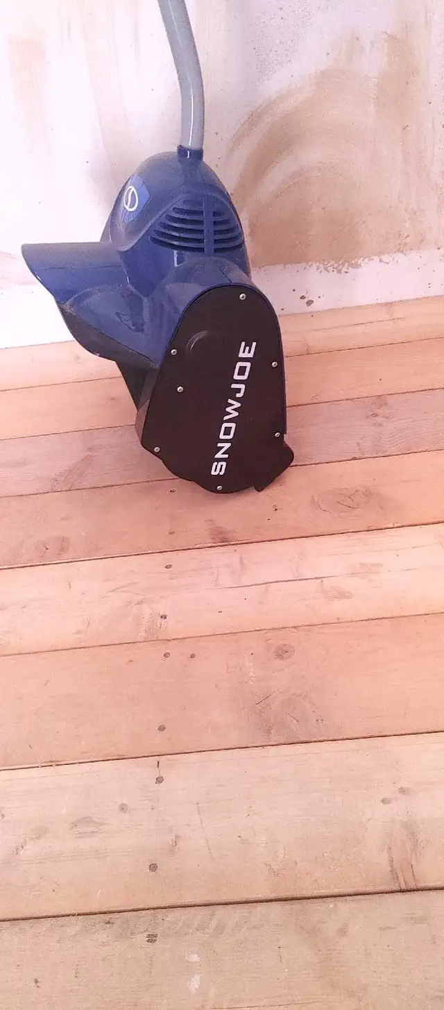 Snow Joe Snow blower in Snowblowers in Oakville / Halton Region - Image 4