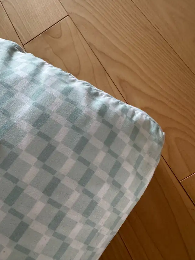 Twin/Twin XL 4 piece sheet set in Bedding in City of Montréal - Image 4