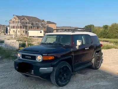 07 Toyota Fj up for grabs In solid shape No problems with it Runs and drives beautifully Clean under...