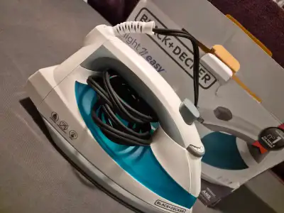 Black and Decker Steam Iron – New / Unused – Clothes Iron, View more