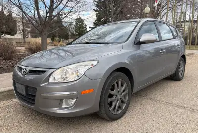 2012 Hyundai Elantra Touring GLS Hatchback 4 cylinder automatic. 2.0L. Heated seats. Sunroof. Great...