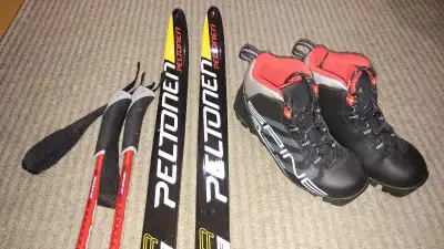 Kids Peltonen XC Ski package, View more