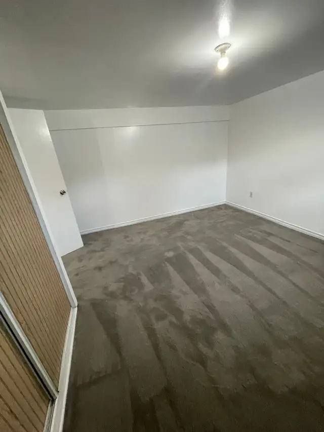 One Walkout Basement Apartment for Rent in Long Term Rentals in City of Toronto - Image 7