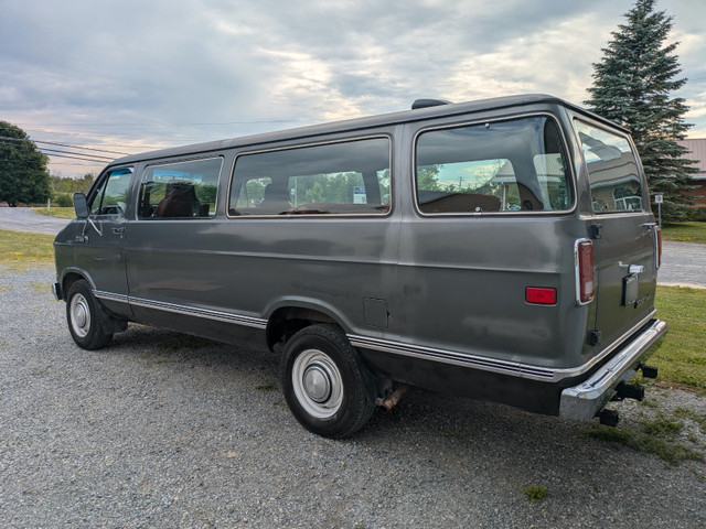 1985 Dodge B350 Maxi-Wagon - 15 passenger - only 89,000 Kms in Classic Cars in Kingston - Image 3