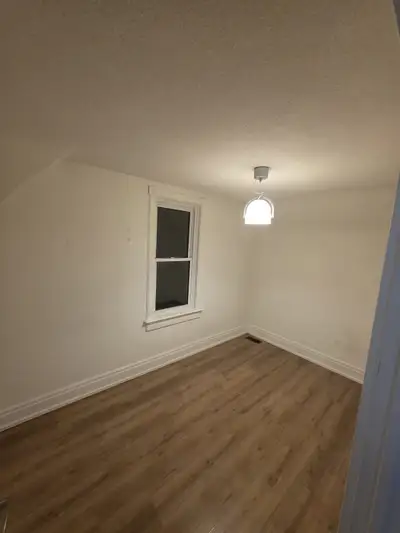 Downtown Kitchener – Room Sharing Available! 153 Weber St E, Kitchener Looking for a convenient and...