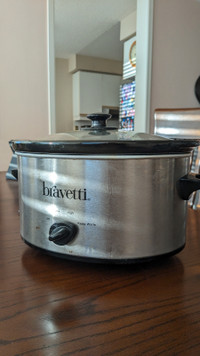 Bravetti Crock Pot 4-Quart Slow Cooker (KC241B)