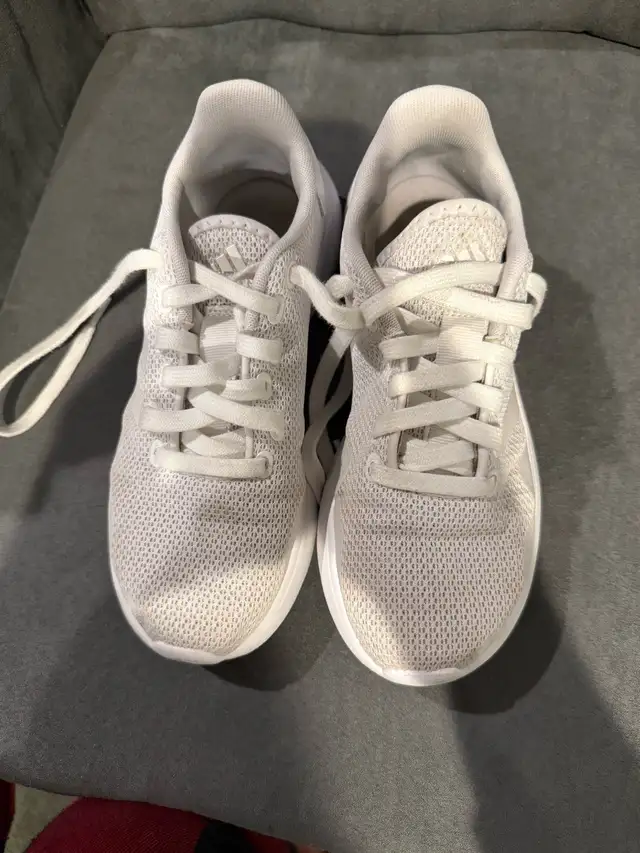 adidas running shoes in Women's - Shoes in Kitchener / Waterloo - Image 4