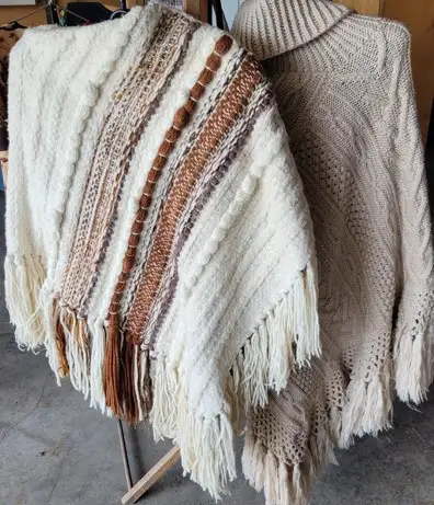 ✨2 ponchos vintages - tissé et fait main✨, View more