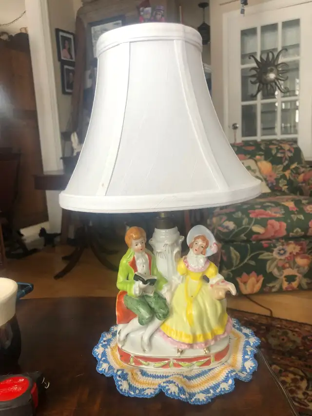 Lovely vintage table lamps in Indoor Lighting & Fans in Kitchener / Waterloo - Image 6