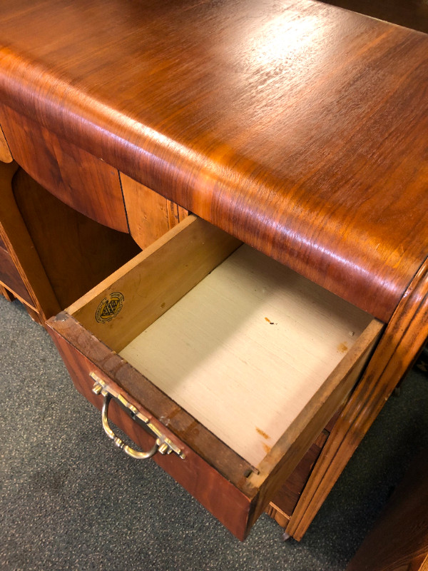 Old Style Desk in Desks in Cambridge - Image 4