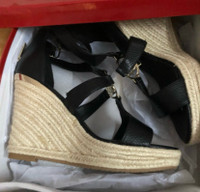 New Guess sandals 8