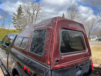 Boite Mory Everest haute permet d’entrer un vtt Presentement sur un f-150 2020 Tres bonne condition...