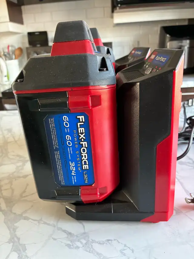 SOUFFLEUSE À NEIGE TORO 24’’ POWER MAX 2 BATTERIES 60A in Snowblowers in West Island - Image 10