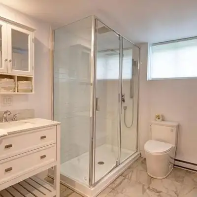 3 bedrooms (1 Bathroom) basement appartment CDG $1900