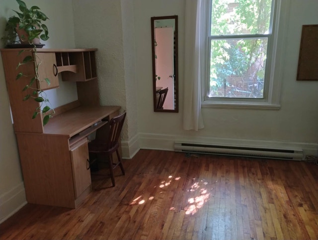 Chambre à louer à Montréal, Petite Italie — photo 1