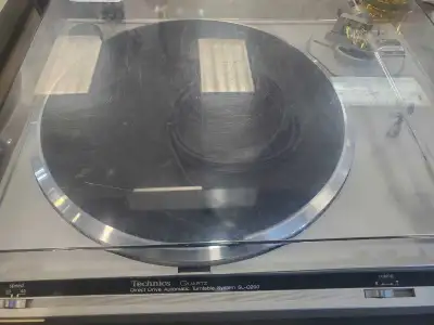 Technics Quartz Direct Drive Auto Turntable , View more