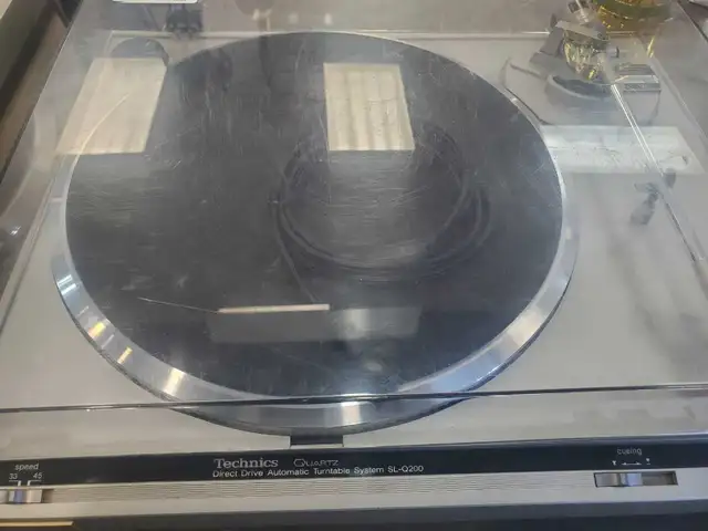 Technics Quartz Direct Drive Auto Turntable  in Stereo Systems & Home Theatre in Oshawa / Durham Region - Image 2