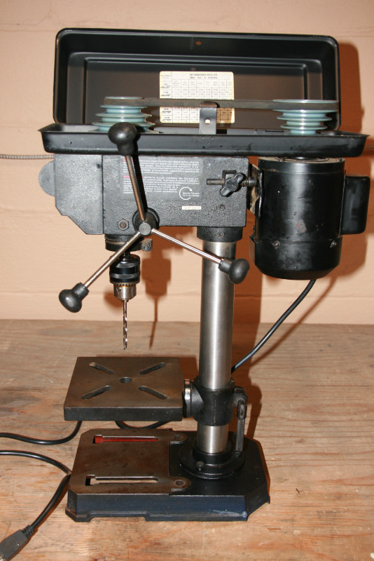 DRILL PRESS in Power Tools in Hamilton - Image 4