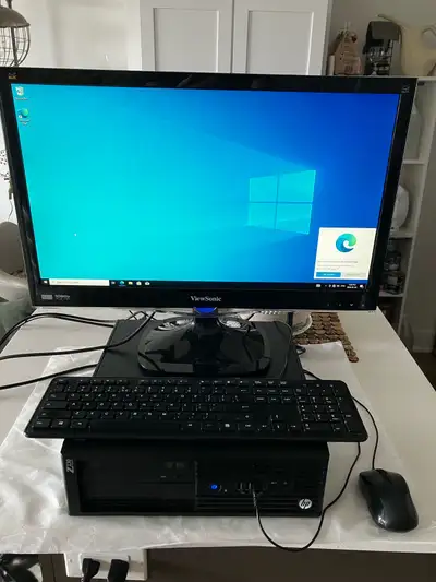 HP Z230 i7 Complete Computer System - système complet HP Z230 i7, View more