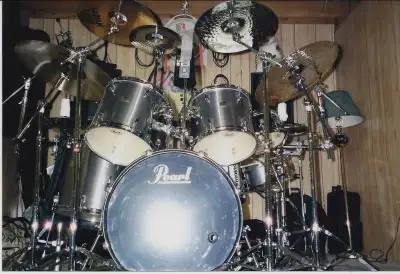 5 piece Brushed Aluminum Pearl 'FORUM' Drum Set,, $675.oo * 14 x 5 inch Snare Drum * 12 x 9 inch Tom...