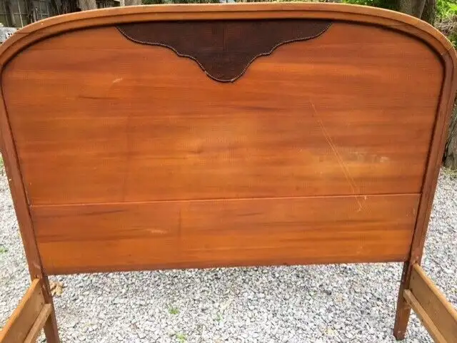 Vintage Queen Anne Style Double Bed in Beds & Mattresses in Oshawa / Durham Region - Image 4