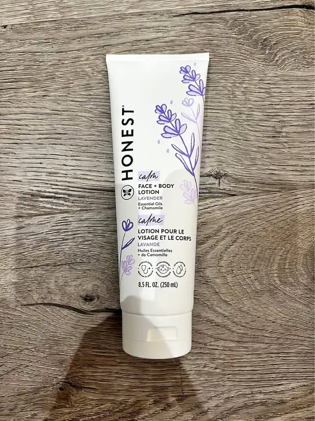 Honest Company Baby Lavender Lotion Body and Face in Bathing & Changing in Ottawa - Image 2