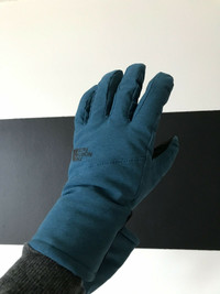 NEW North Face women’s gloves
