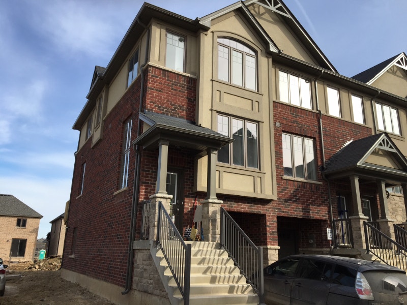 End Unit Executive Townhouse in Hamilton/Ancaster Long Term Rentals Hamilton Kijiji