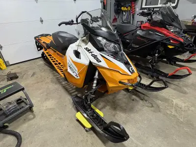 800 etec Great condition 8300km 1.6 x146 track Ready for winter Includes linq 2up seat.