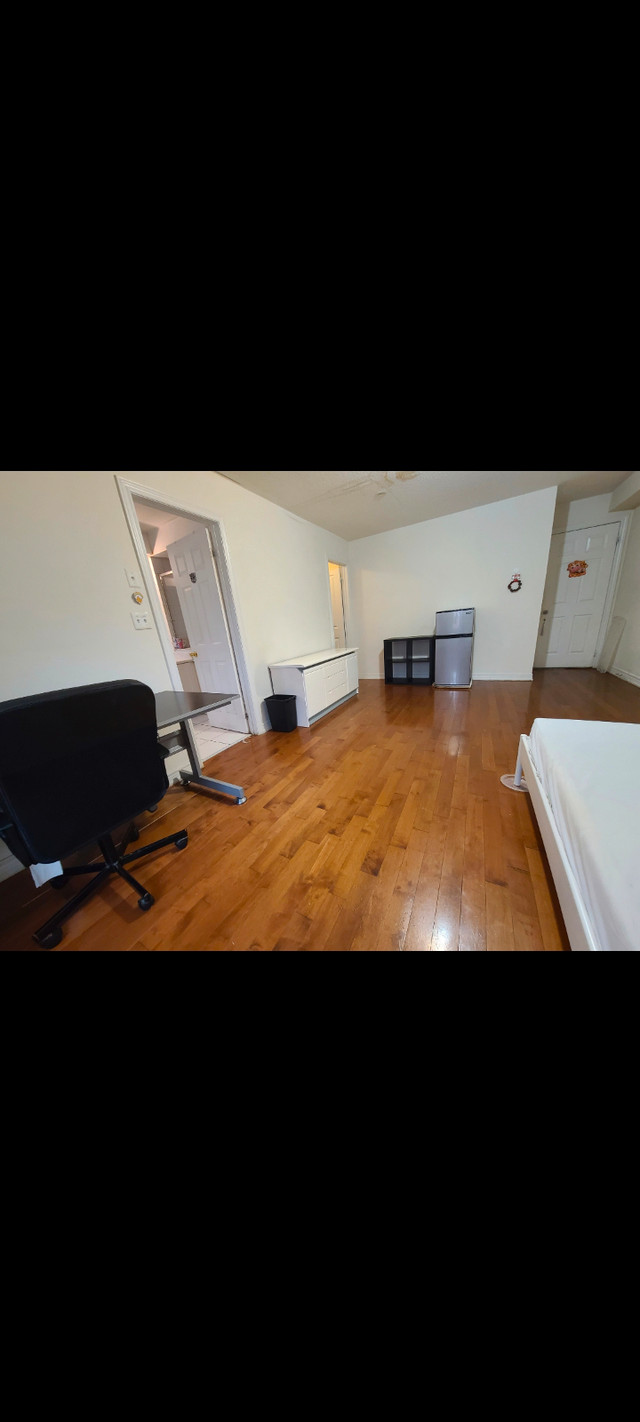 Superbig master bedroom at York U.Minutes Walk Finch west subway in Room Rentals & Roommates in City of Toronto - Image 3
