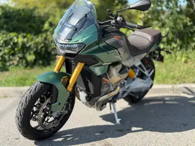 Beautiful bike! Centenario paint scheme! The V100 Mandello S is a sport-touring motorcycle powered b...